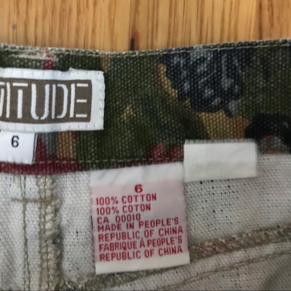 Vintage Floral Jean Skirt with Buttons - Picture 6 of 8